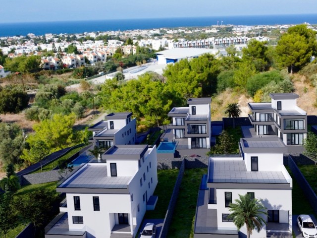 Girne Edremit'te Satılık 4+1 Lüks Villa