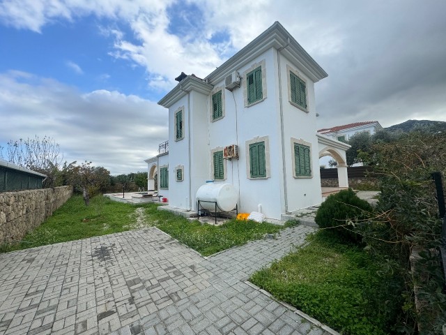 Girne Ozanköy'de Satılık Villa