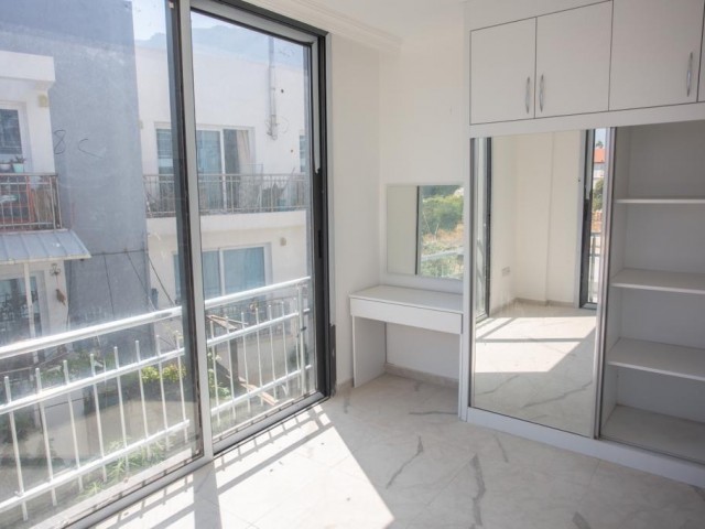 2+1 Wohnung zum Verkauf in Kyrenia Lapta