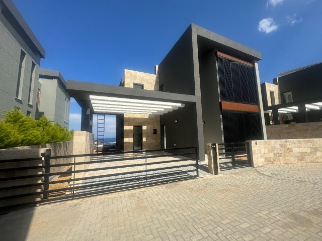 Villa For Sale in Yeşiltepe, Kyrenia