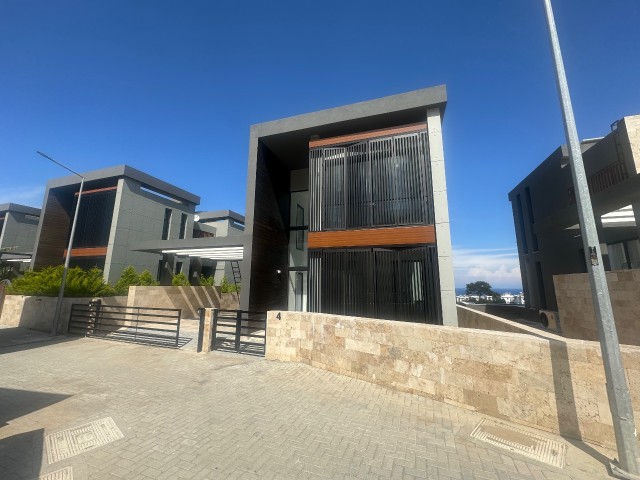 Villa zum Verkauf in Yeşiltepe, Kyrenia