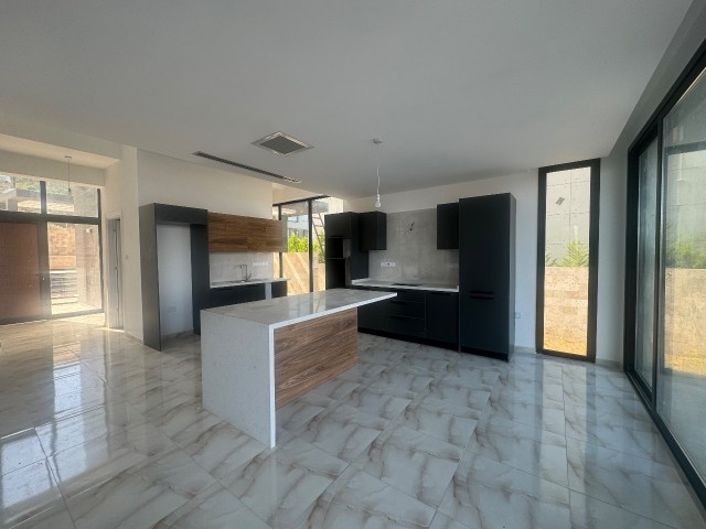 Villa For Sale in Yeşiltepe, Kyrenia