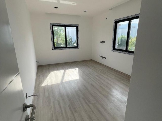 Girne Alsancak'ta Satılık 3+1 Villa