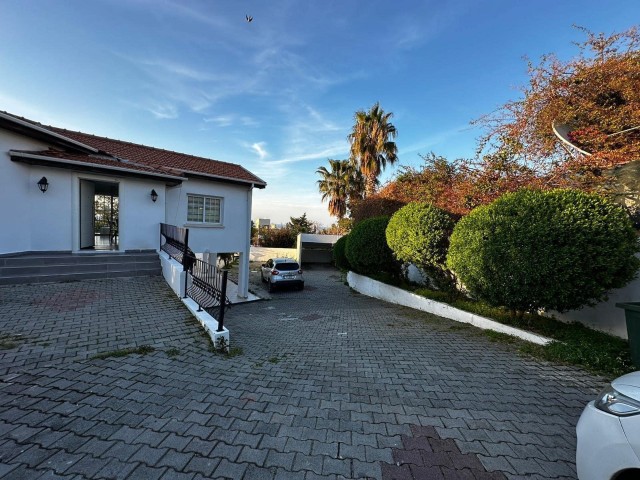 Girne Edremitte Satılık Villa