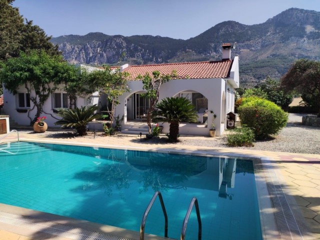 Villa zum Verkauf in Kyrenia Lapta