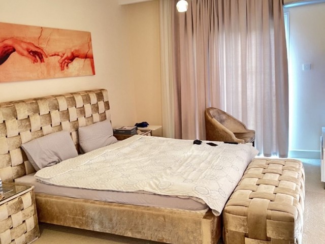 Girne Alsancak'ta Satılık 4+1 Villa