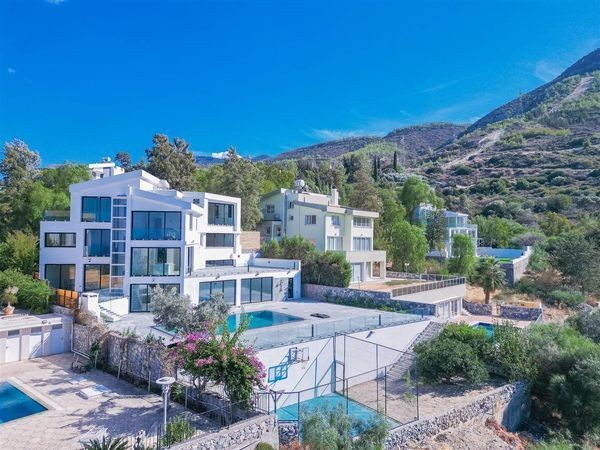 Girne Edremit'te Satılık Villa