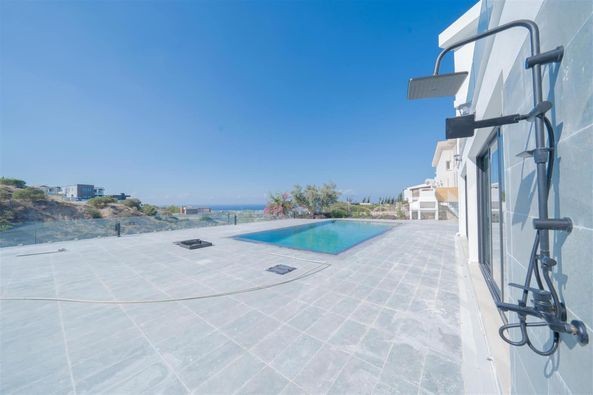 Girne Edremit'te Satılık Villa