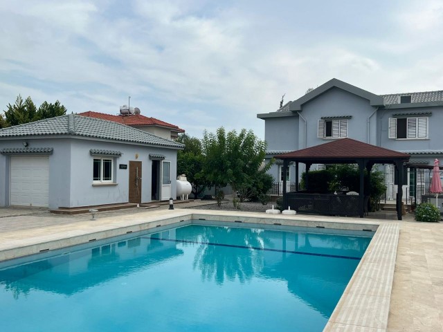 4+1 Villa mit privatem Pool in Bogaz