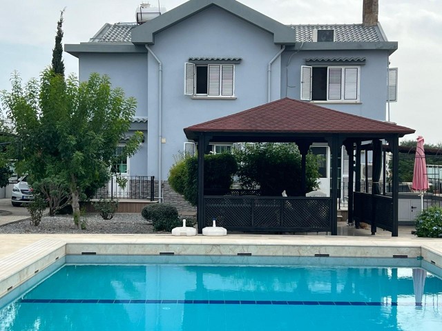 4+1 Villa mit privatem Pool in Bogaz