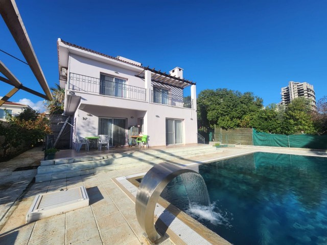 3 bedroom villa with private pool