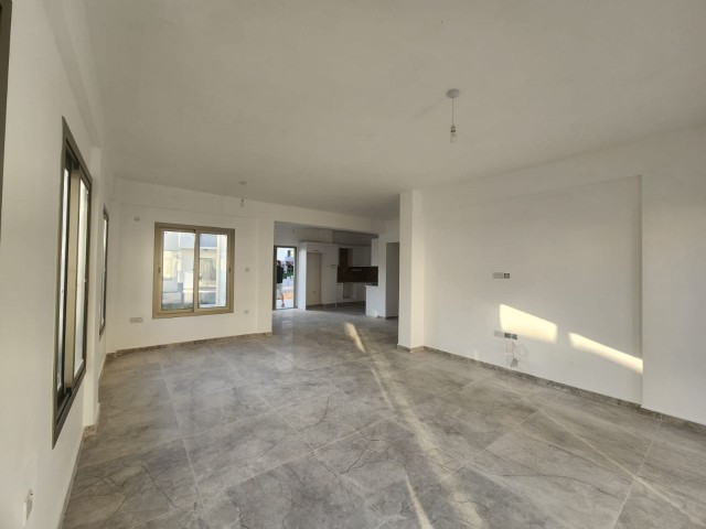 Salamis Otel'e yakın 3+1 villa