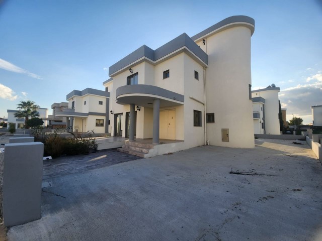 3+1 villa close to Salamis Hotel