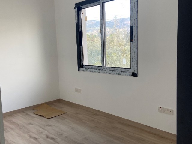 Bogazda satılık iki katlı 2+1 apt (üst kat)