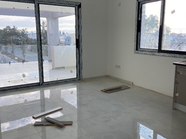 Bogazda satılık dükkan üstü 2+1 115m2 daireler