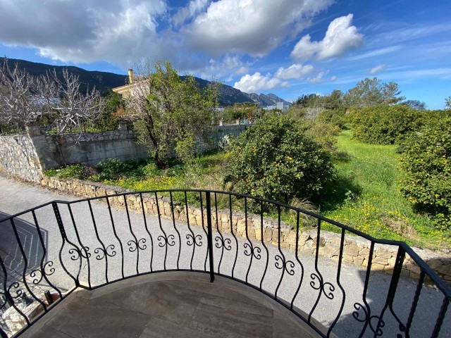 3+1 Villa mit Berg- und Meerblick in Kyrenia