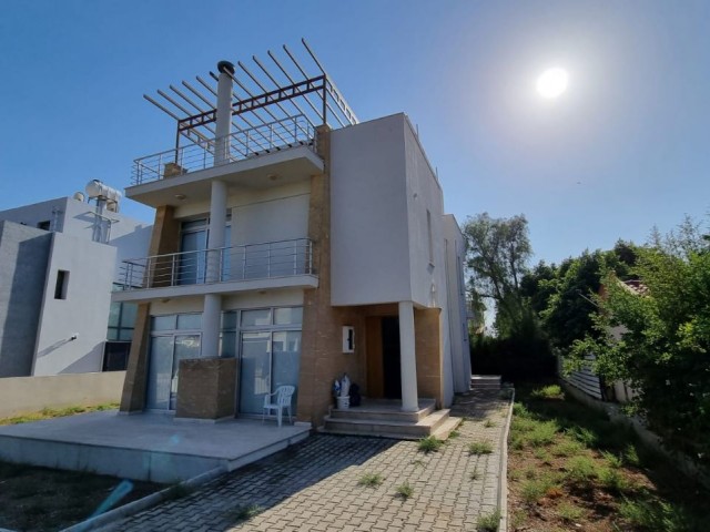 Independent villa in the tranquil area of ​​Toozla.