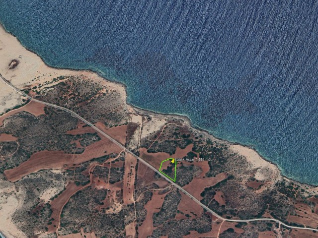 200 square meters of land for sale by the sea in Sadrazamköy