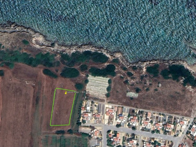 Land for sale in Sadrazamköy, 70 meters from the sea