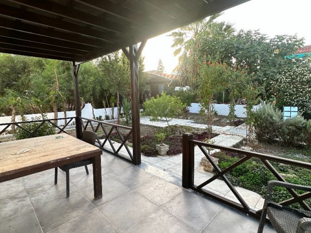 ALAGADI, 3 BEDROOM 50M FROM SEA