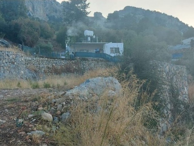 636 m2 GRUNDSTÜCK ZUM VERKAUF IM OSTEN DES BERGES IN GIRNE AGTIAKA 