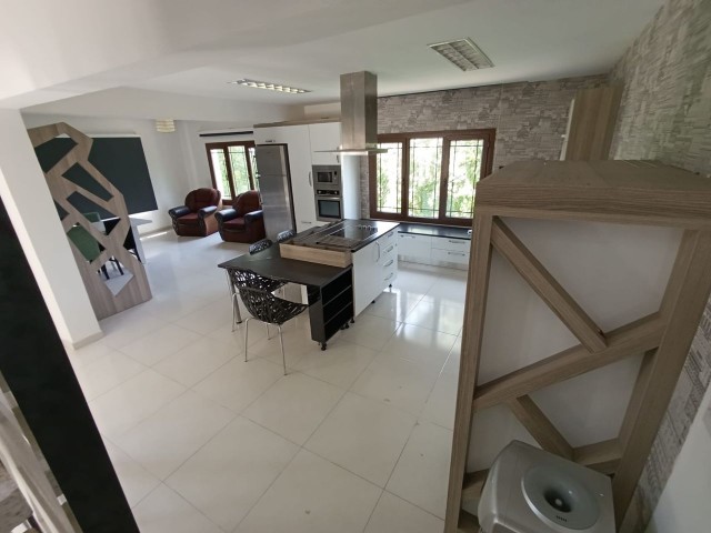 Girne Karaoğlanoğlu’ da Muhteşem Konumda Kiralık 3+1 İkiz Villa