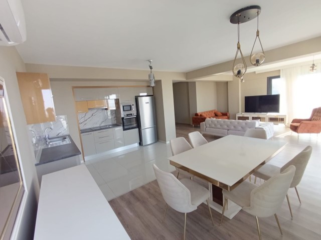 3+1 Luxus-Penthouse zur Miete im Zentrum von Kyrenia