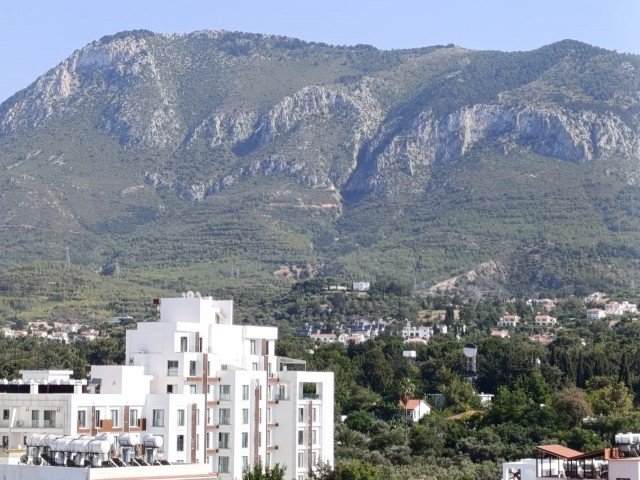 3+1 Luxus-Penthouse zur Miete im Zentrum von Kyrenia