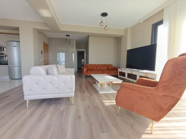 3+1 Luxus-Penthouse zur Miete im Zentrum von Kyrenia