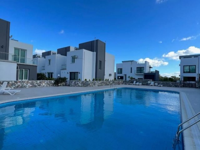 Voll ausgestattete 2+2-Villa zum Verkauf in Kyrenia Karşıyaka, 300 Meter vom Meer entfernt