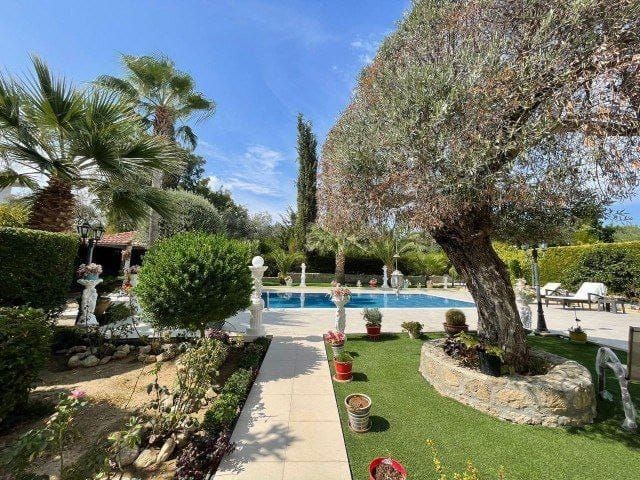 4+1 Villa mit privatem Pool/Garten in der Region Kyrenia Ozanköy mit großartigen Eigenschaften