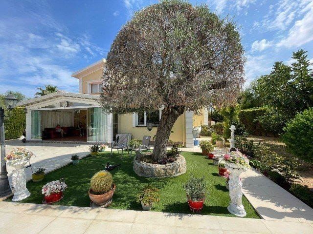 4+1 Villa mit privatem Pool/Garten in der Region Kyrenia Ozanköy mit großartigen Eigenschaften