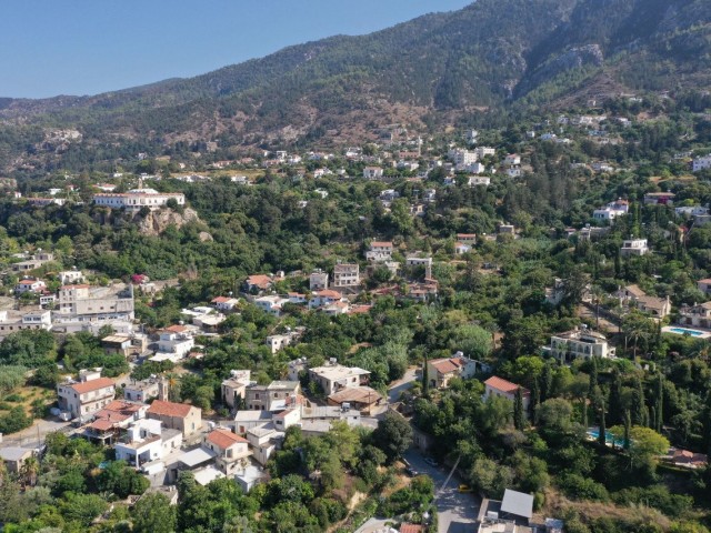 Lapta merkezde satılık muhteşem arsa