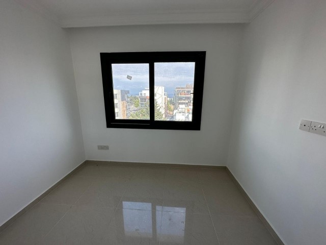 GİRNE MERKEZDE SATILIK 2+1 EŞYASİZ DAİRE