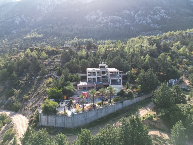 زمین 3 دهی برای فروش در Başpınar/ Lapta، با چشم انداز دریا و کوه باشکوه + 750 متر مربع داخلی نیمه باقی مانده خانه