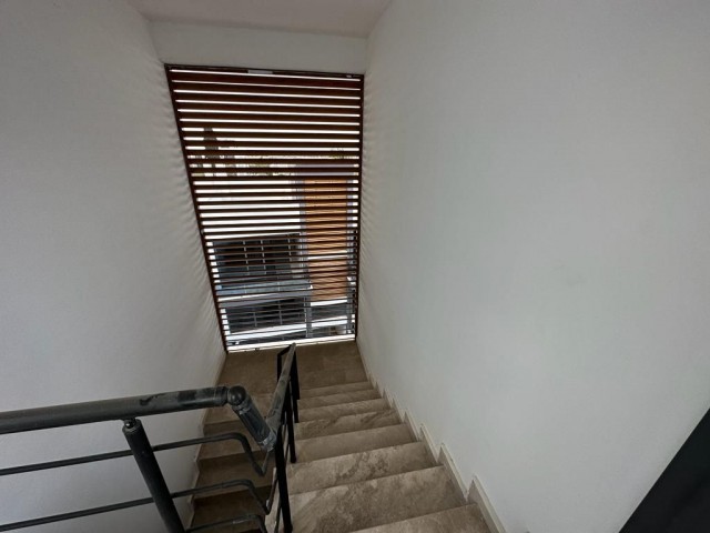 2+1 WOHNUNG MIT PRIVATER TERRASSE ZUM VERKAUF IN ALSANCAK