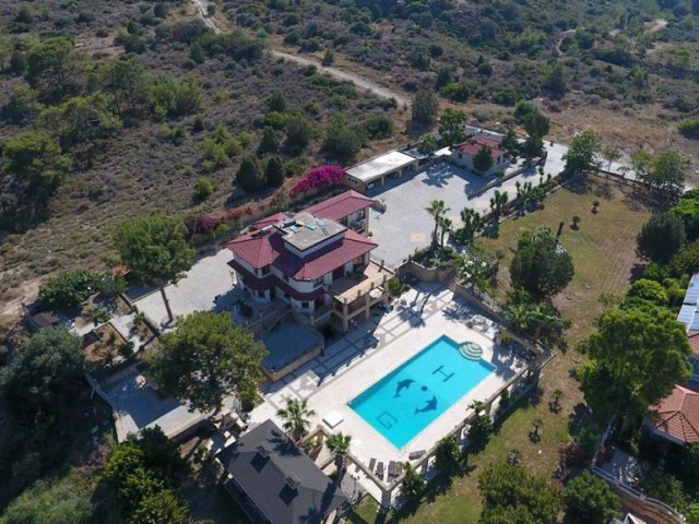 Wunderschönes 4+2-Herrenhaus zum Verkauf im Zentrum von Kyrenia