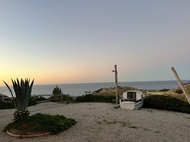 1+1 Wohnung direkt am Meer zum Verkauf in Esentepe