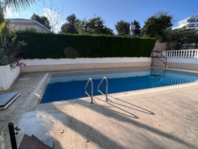 6+2 Villa mit Pool zum Verkauf im Zentrum von Kyrenia, 2 MINUTEN ZUM BASAR