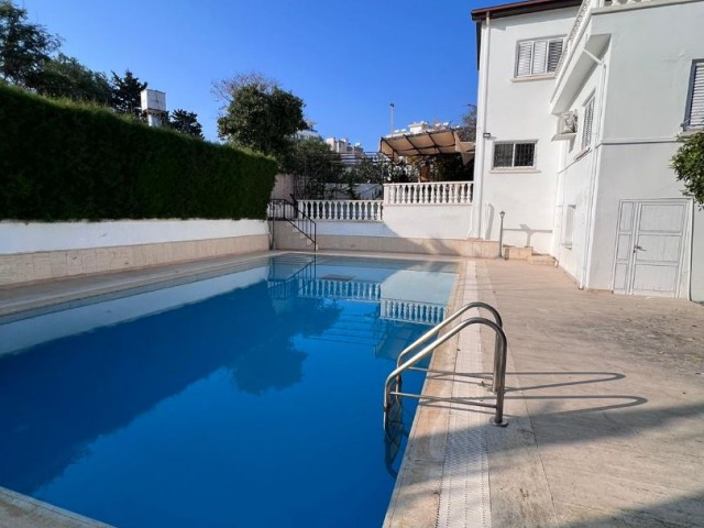 6+2 Villa mit Pool zum Verkauf im Zentrum von Kyrenia, 2 MINUTEN ZUM BASAR