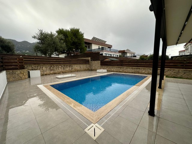 Luxury, very spacious 5+1 villa in Edremit/Karaoğlanoğlu