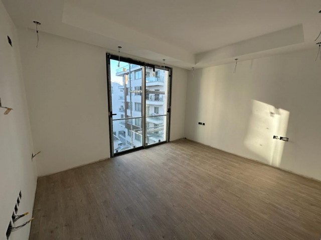 GİRNE MERKEZDE SATILIK 1+1 DAİRE