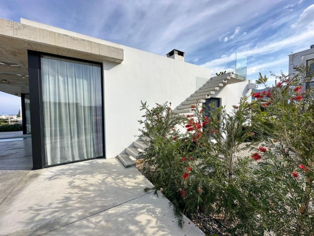 LUXUSVILLA 3+1 ZUR TÄGLICHEN MIETE IN GIRNE/BAHÇELİ