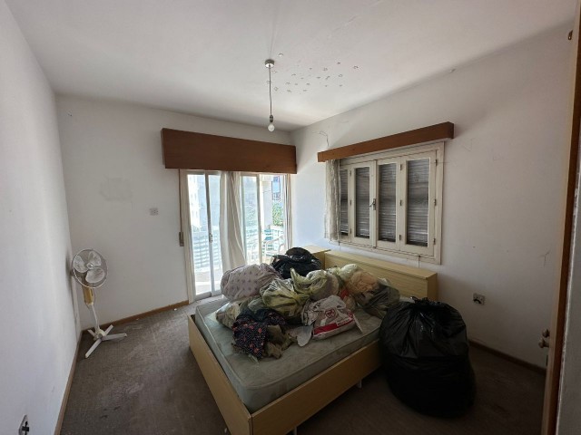 3+1 flat for sale in Kyrenia Center. With Turkish Housing!!!