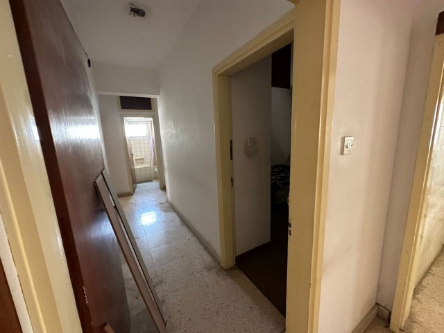 3+1 flat for sale in Kyrenia Center. With Turkish Housing!!!