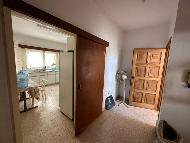 3+1 flat for sale in Kyrenia Center. With Turkish Housing!!!