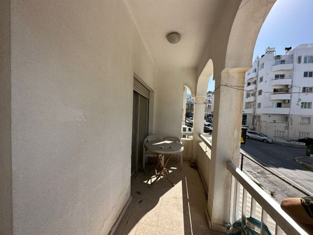 3+1 flat for sale in Kyrenia Center. With Turkish Housing!!!