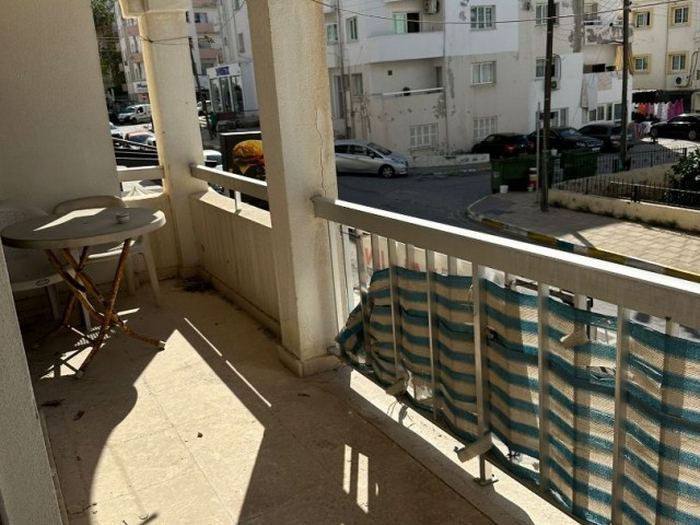 3+1 flat for sale in Kyrenia Center. With Turkish Housing!!!