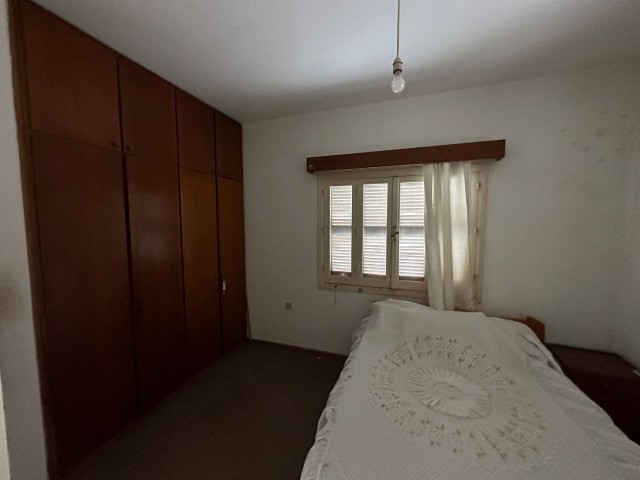 3+1 flat for sale in Kyrenia Center. With Turkish Housing!!!