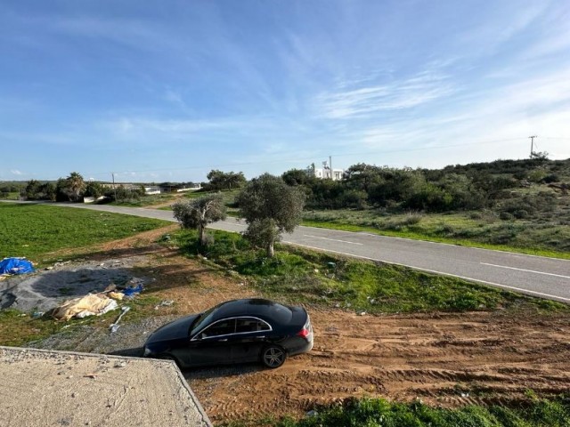 Unvollendete Villa zum Verkauf im Dorf Akdeniz 5+1, türkische Herstellung